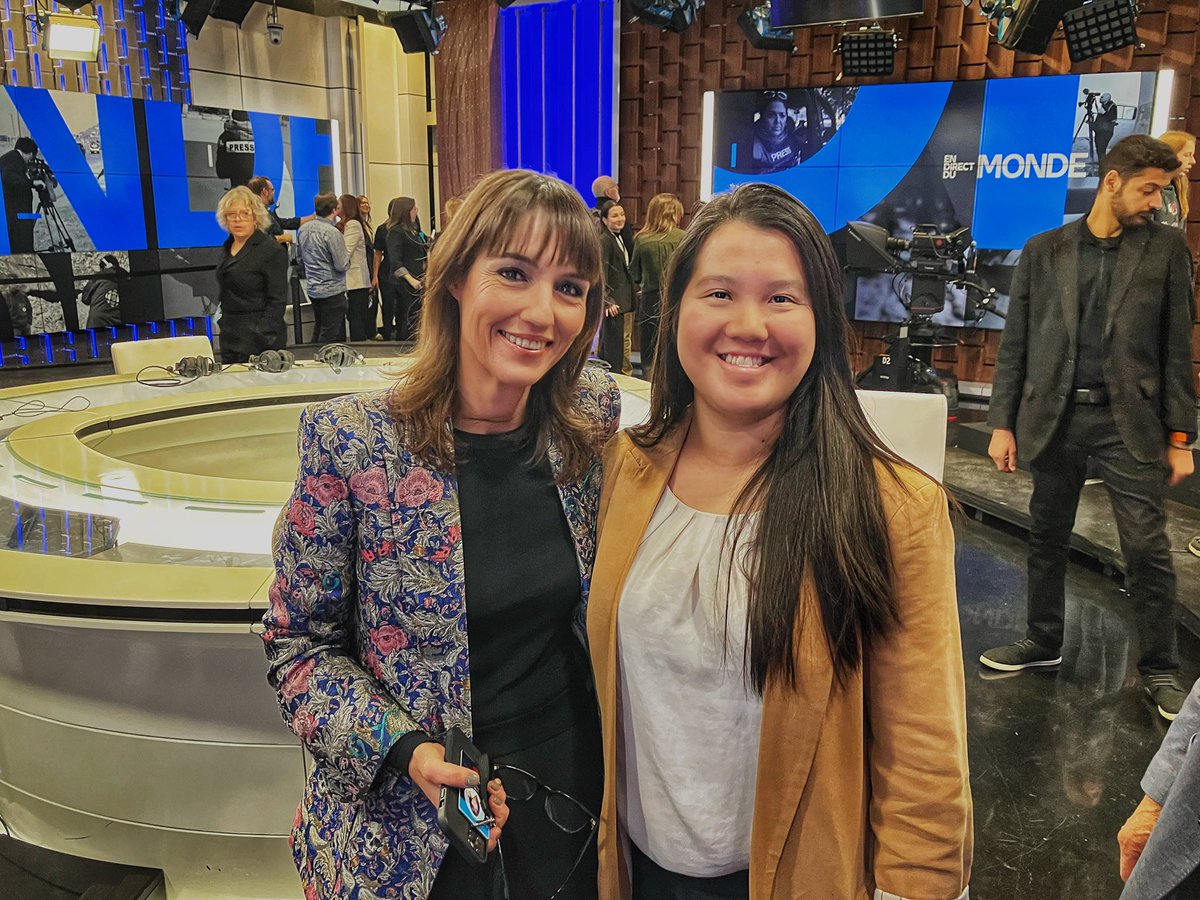 vic_than's tweet photo. Découvrir et comprendre le 🌎avec leur reportage. Merci @iciradiocanada pour l’invitation et l’opportunité de poser une question à   En direct du monde. Des discussions enrichissantes et inspirantes pour la jeunesse! ✍️
@RCInternational 
#Journalisme  #International https://t.co/Quqdt7YxaY