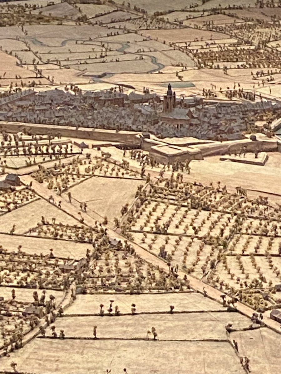 Georges27522572's tweet photo. Maquette d’Avesnes sur Helpe ; musée des beaux-arts de Lille https://t.co/LLvo9N8uZh