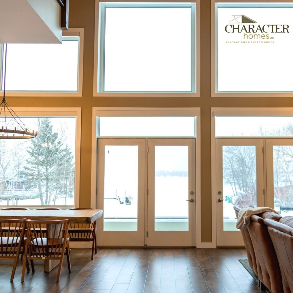 CharacterLtd's tweet photo. A wall of windows? Yes, please‼️ If you're a natural light lover, as much as we are, you need a living room like this in your life! 🔆
#CharacterHomes #HomeBuilder #CustomHomes #WindowWalls #HomeRenos #Cabin #Cottage https://t.co/NfNVBVgGBe https://t.co/tVmMWQsMkv