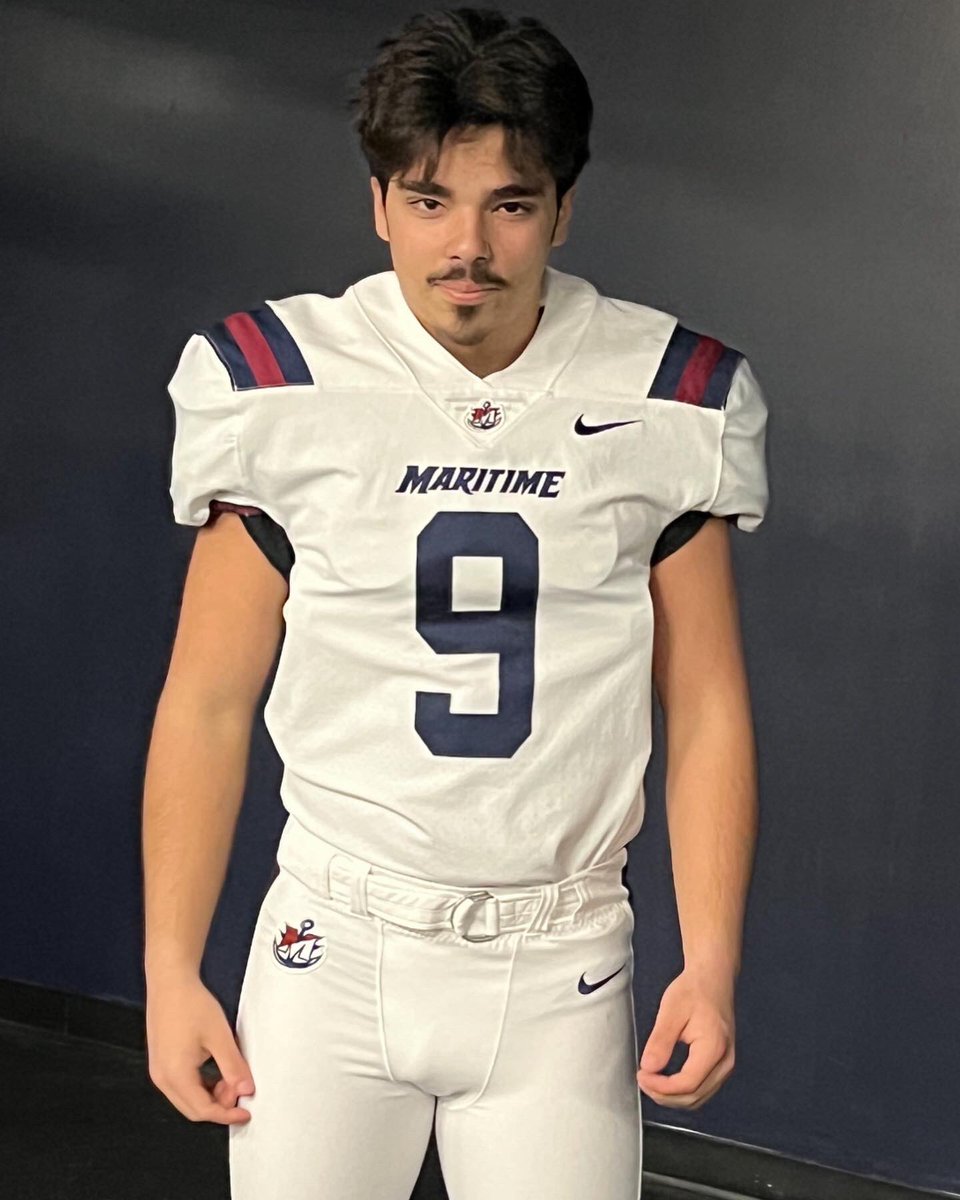 ZenFuiaxis's tweet photo. Had an amazing time on my official visit to SUNY Maritime! Big thanks to @MickeyRehring @Coach_Wright7 @CoachSterling64          @CoachG_LIC @NYMaritimeFB https://t.co/jp167iTTxg