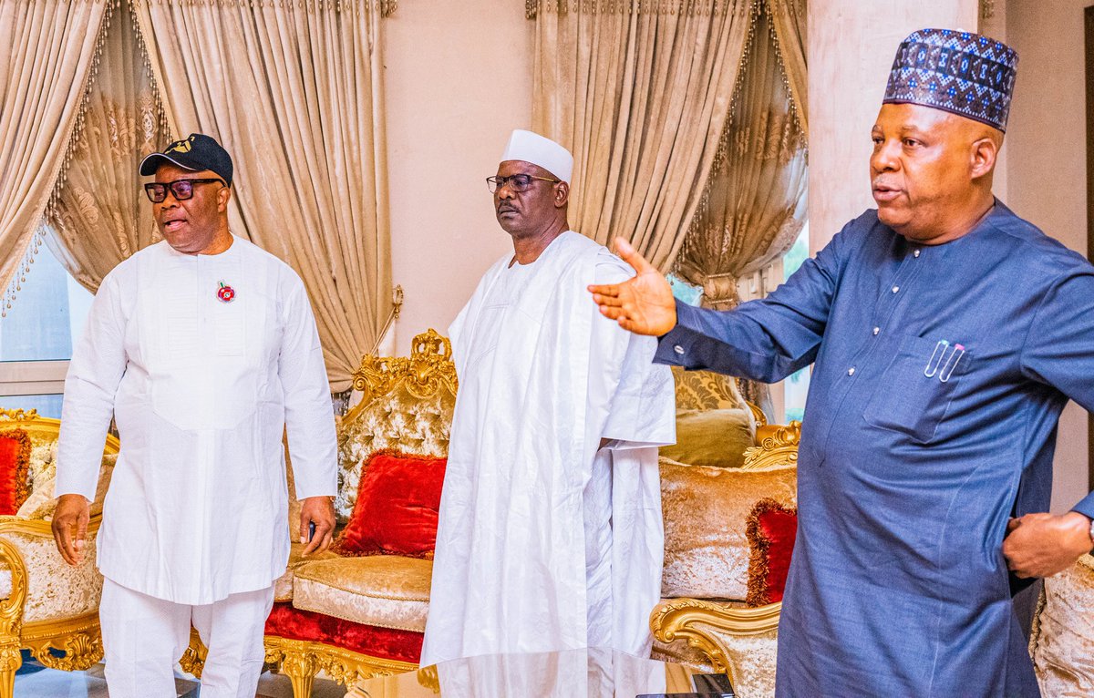 officialSKSM's tweet photo. Sen. @KashimSM earlier today paid a visit to former minister of Niger Delta Affairs, HE Sen. Godswill Akpabio.

The @OfficialAPCNg VP Candidate reiterated that the  Niger Delta remained paramount in our Nation's development. (1/2) https://t.co/PmCVNCyk1K