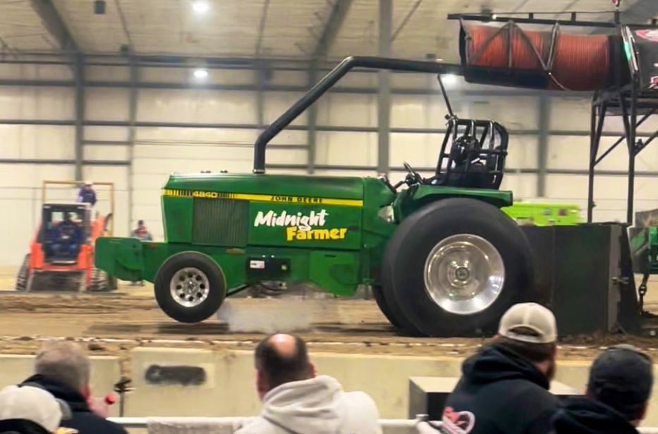 Dungannon_Dan's tweet image. Watching 2023 Midwest winter nationals in Shipshewana, Indiana. They have one awesome tough clay full length 300foot track inside💪 #fullpull23