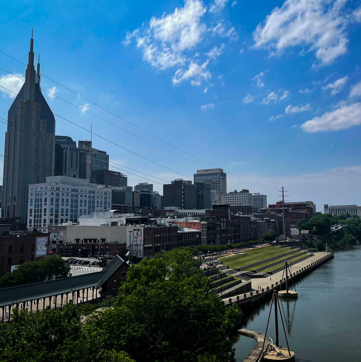 RidinTheUnknown's tweet photo. Checking out the sights of Nashville and getting some local eats! #roadtrip #motorcyle #crosscountry #travel #travelgram #wanderlust #adventure #instatravel #explore #traveling #Travelholic #TravelAddict #travelmore #rvlife #rv https://t.co/zuILW9prBF