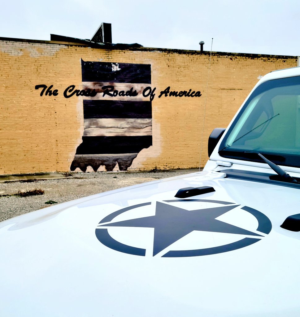 whitloli28's tweet photo. •|||||||•
🏀
#lovelanguage
#hoops
#smalltown
#indiana
#crossroads
#crossroadsofAmerica
#America 🇺🇸
#wethepeople
#Jeep https://t.co/nfnRZoelD1