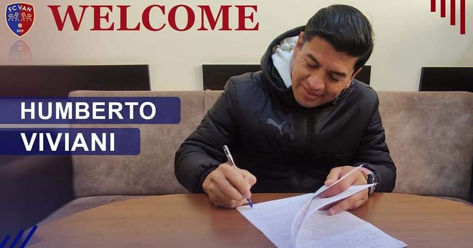 GGumucioZ's tweet photo. 🇧🇴🔁💥 OFICIAL: Humberto Viviani es nuevo DT del #FCVan 🇦🇲 de la Premier League de Armenia. Firmó por 1 temporada. https://t.co/xsrBiOASia