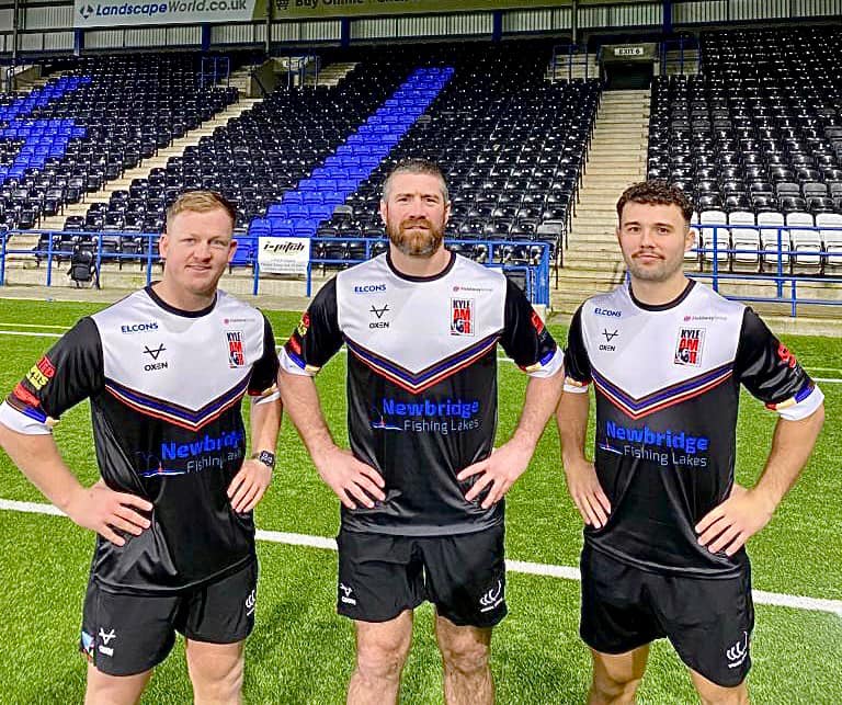 ⚫️⚪️ Keep your eyes peeled for the <a href="/kylejamor87/">Kyle Amor</a> Testimonial shirts worn in the warm-up of the <a href="/RochdaleHornets/">Rochdale Hornets</a> game tomorrow.

All 22 shirts will be available via auction very soon after the game. Head to Kyle's Testimonial page for more details.

👉facebook.com/KyleAmorTestim…