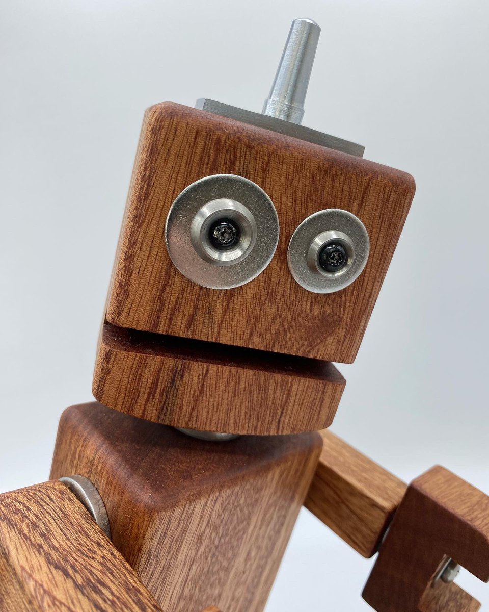 Stewbot2's tweet photo. Sapele Stewbot. #handmadegifts #handmade #woodworking #woodenrobot #woodworking #wood #sapele https://t.co/NpGmVQFCd5