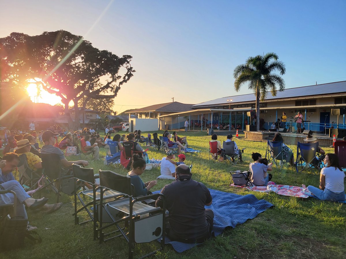 julia_west22's tweet photo. A beautiful night at Pauoa Elementary's Mele on the Lawn with our students in the Mana Mele program and a special performance by Kapono Wong! https://t.co/SR3z3lWlk7