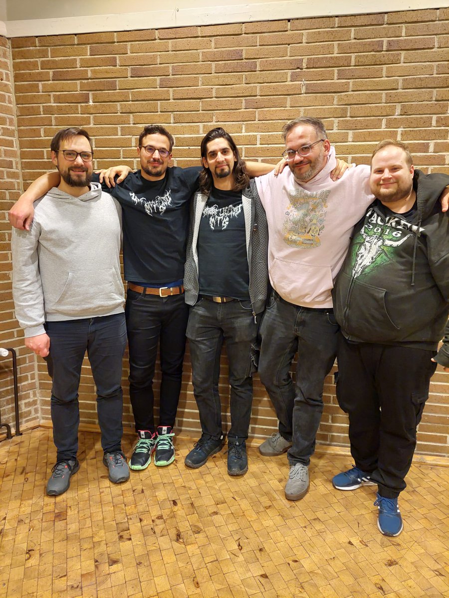Oops...All Salt (@oopsallsalt) on Twitter photo Crewliebe!
@ReneGade_esgut @Henning_325 <a href="/Nareas_CUL/">Nareas_CUL</a> <a href="/waffls6/">Chris, Dockside Confidant 🦝</a> and <a href="/Apfelmusjunkie/">ApfelmusJunkie</a> rocking the show at #jahresendevent
<a href="/JKEntertainmen9/">JKEntertainment</a> hosting this awesome event, thanks folks! Crewliebe!
@ReneGade_esgut @Henning_325 <a href="/Nareas_CUL/">Nareas_CUL</a> <a href="/waffls6/">Chris, Dockside Confidant 🦝</a> and <a href="/Apfelmusjunkie/">ApfelmusJunkie</a> rocking the show at #jahresendevent
<a href="/JKEntertainmen9/">JKEntertainment</a> hosting this awesome event, thanks folks!