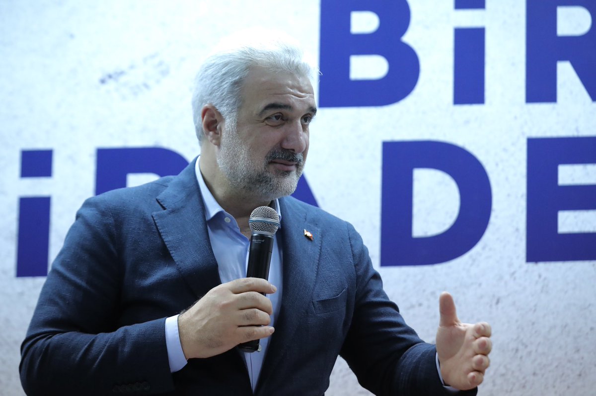 osmannnurika's tweet photo. Gençleri kategorize etmeden, onlarla beraber yaşayıp geleceği birlikte inşa edeceğiz. 

Kardeşlerimizin enerjisini, heyecanını ve büyük Türkiye idealine olan inançlarını gerçekleştirmek için yarınlara beraber yürüyeceğiz. 

#2023YolundaBiriz 

📍Başakşehir https://t.co/i3LJiBXsyI