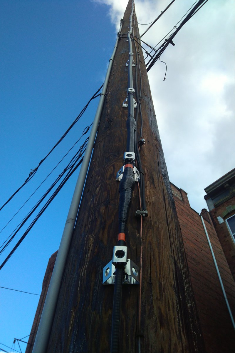 netsofphilly's tweet photo. Got these pictures from a friend. Anyone know what these boxes are for? Look to be connected to an antenna and a GPS unit. Located at 5th and Bainbridge, Philadelphia. https://t.co/45ebaAzdHk