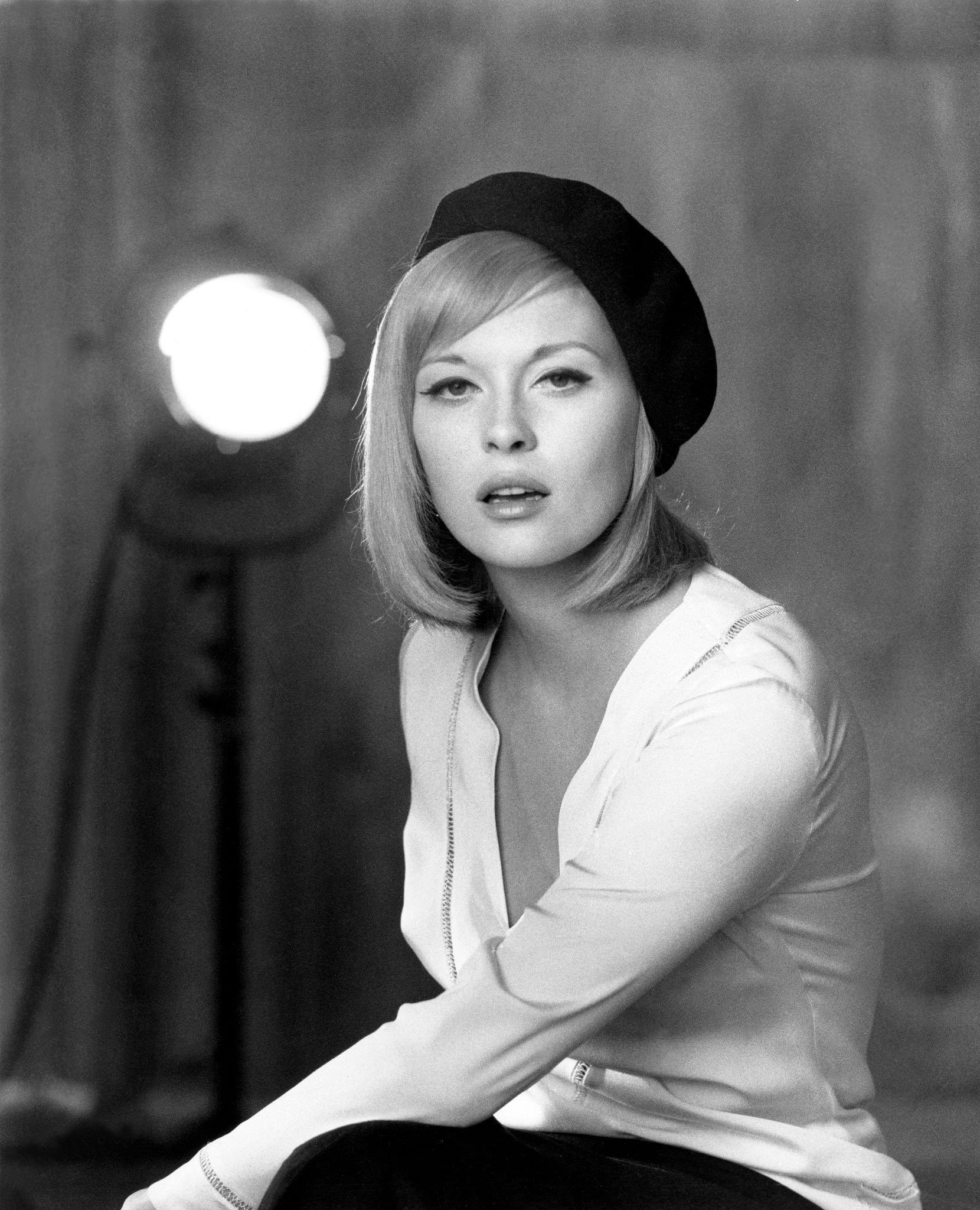 Happy birthday to Faye Dunaway! 