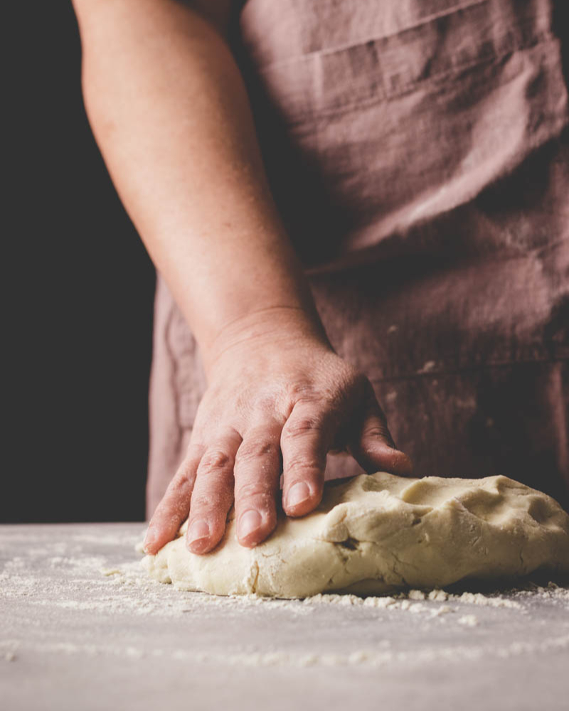 SaltySweetUnite's tweet photo. A little relaxation, self care and baking makes for a great weekend. What are some things you like to do to unwind?
Comment below!

📷: process shot making gluten buttermilk biscuits 

#foodblogger #foodblog #foodphotographer #processshot #baking #weekendbaking #biscuits https://t.co/QFWDKRooWL