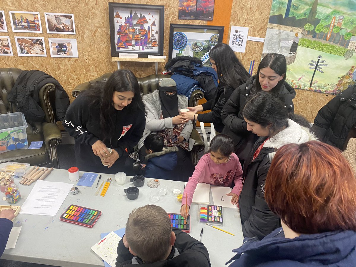 MHCC_PVoices's tweet photo. The Ripple Effect Launch took place at Building Bridges, the arts workshop, henna painting and food stall at BB the canoeing was on the canal at Morrison’s. MHCC college students helped organise and run event which was well attended @MarsdenHeights @Superslowway https://t.co/JMwXS2KUmR