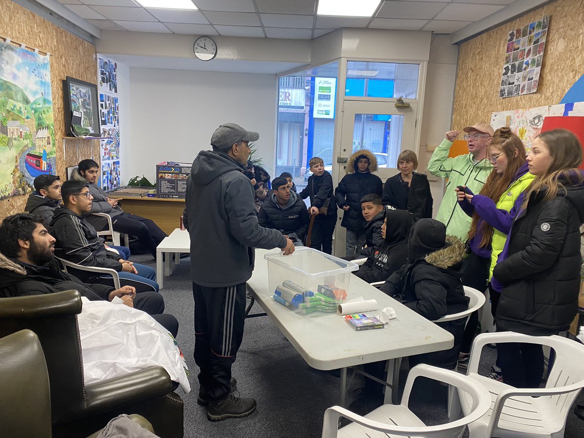 MHCC_PVoices's tweet photo. The Ripple Effect Launch took place at Building Bridges, the arts workshop, henna painting and food stall at BB the canoeing was on the canal at Morrison’s. MHCC college students helped organise and run event which was well attended @MarsdenHeights @Superslowway https://t.co/JMwXS2KUmR