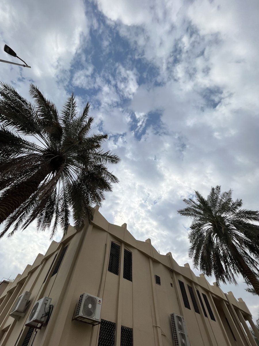 يوم الهمة 2 ✨✨| 21.6.1444

شكراً آل طرفة الكرام الطيبين 
نعوّل جزاءكم الذي عزّ علينا إلى ربّنا الجواد الكريم ثمّ نحمد الله أن ساق لنا الدُّعاء نحفظ به حقّ المحسنين♥️♥️