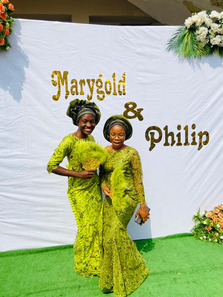 Ntonfaith's tweet photo. #Whatawaytostarttheyear😁
#YourWeddingGuest.
#FirstWeddingIn2023
#Congratulationstoyou @AkanihuMarygold
#GodBlessYourMarriage🙏🏻
#FaithTrybersWedding
#GoldSquadLadies https://t.co/B6pMiMmq46