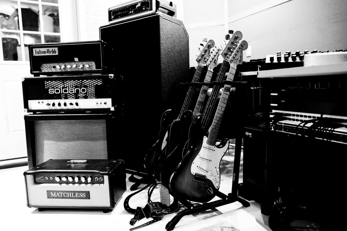 git ready. 
.
.
 #indieartist #independentartist #musician #pop #dosounds #wip #sync #newmusicalert #onlinestudio #productiontips #production #music #newalbum #studio #release #track #process #guitarplayer #synth #sessionmusician Dosounds.com