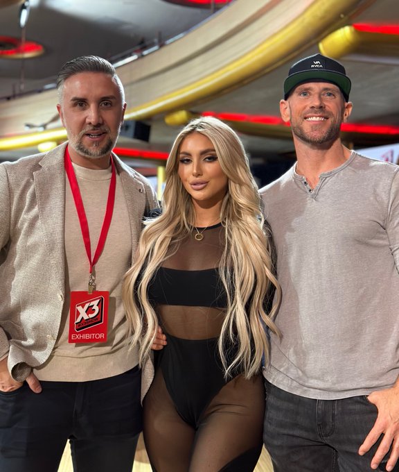 X3 &hearts;️ @KeiranLee @JohnnySins https://t.co/tnpNhVj70G<a class="tags" href="/tag/keiranlee">@keiranlee</a><a class="tags" href="/tag/johnnysins">@johnnysins</a><a href="/tag/mvsales"class="tags"><span>#mvsales</span></a>