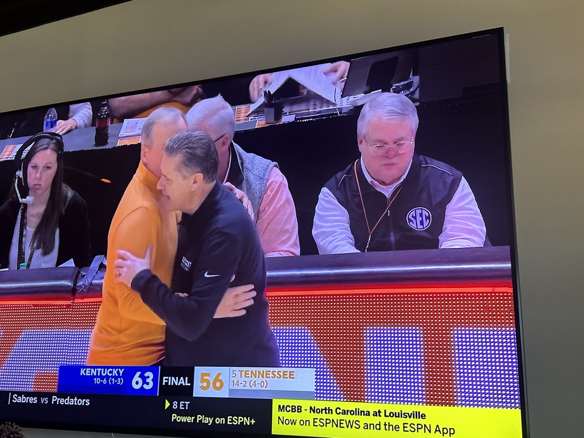 LucyWachs's tweet photo. I forgot what this felt like. Omg it’s so good. #bbn #beatthevols #bestlineupever https://t.co/LeSLq7Ojwq