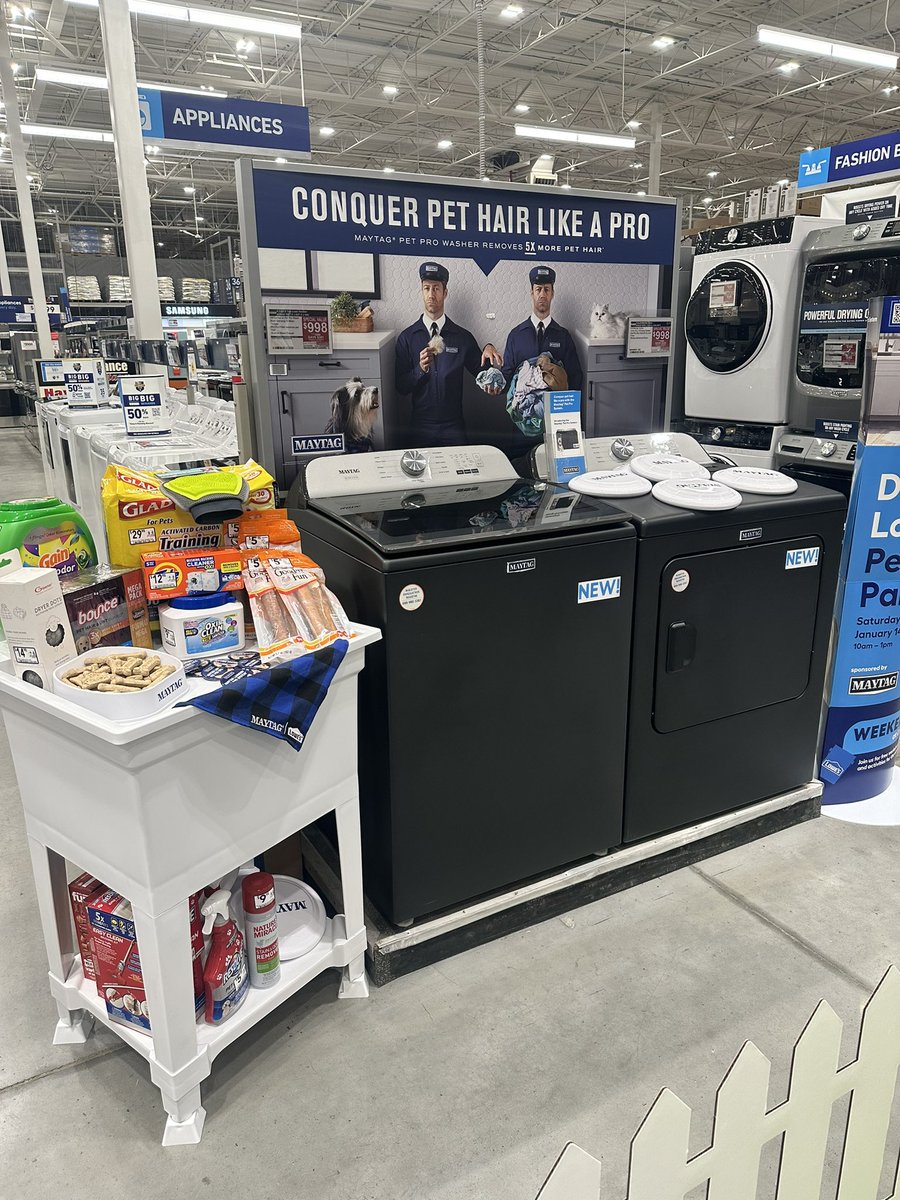 Chomp enjoyed making new friends at our Pet Party today and telling them all about our Maytag Pet Pro washer and dryer!! 🐶🐾 #DogsofLowes <a href="/JamesW_2009/">James</a> <a href="/tinamcamp777/">Tina Campbell</a> <a href="/FNaff16/">FNaff16</a> @som2to <a href="/BenitoKomadina/">Benito.Komadina@Lowes</a> <a href="/salem2939/">salem.</a> <a href="/MaytagCare/">Maytag Care</a> <a href="/BlueBoxR1/">@BlueBoxR1</a>