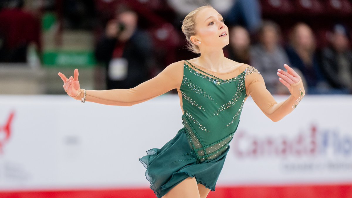 SkateCanada's tweet photo. After putting in an impressive ⛸️, @MaddieSchizas is your back-to-back 🇨🇦 champion in women's!

@MaddieSchizas conserve son titre de championne 🇨🇦 pour une 2e année de suite!

🥇 @MaddieSchizas 
🥈 Kaiya Ruiter
🥉 Fiona Bombardier https://t.co/ocYDaQYh8M