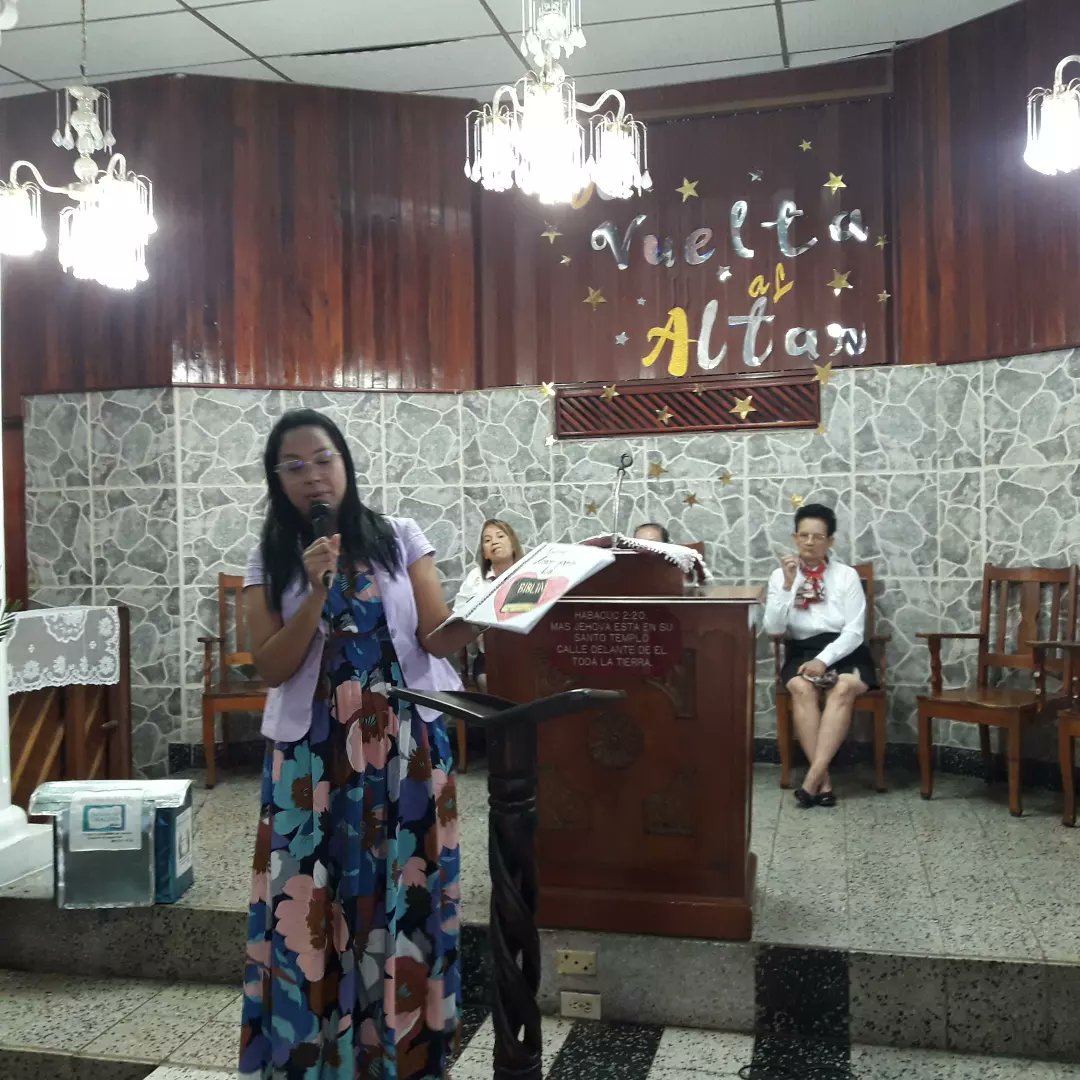 ParedesJackson's tweet photo. ➡️🥇💜 Hoy la Coodinadora general del M.M y M.I y A del Distrito Valera1 la Hna Dexy de Castillo... da Comienzo a los programas de Rescatando la Misión y Olimpiadas de Amor en la Iglesia Central de Valera, un #Sábado lleno de entusiasmo y también lleno de mucha bendición...🤗 https://t.co/UH9vj15EYt