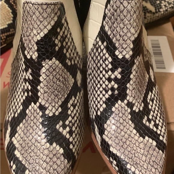 So good I had to share! Check out all the items I'm loving on <a href="/Poshmarkapp/">Poshmark</a> #poshmark #fashion #style #shopmycloset #stjohnsbay #lularoe #giannibini: posh.mk/5R0iZMPRptb