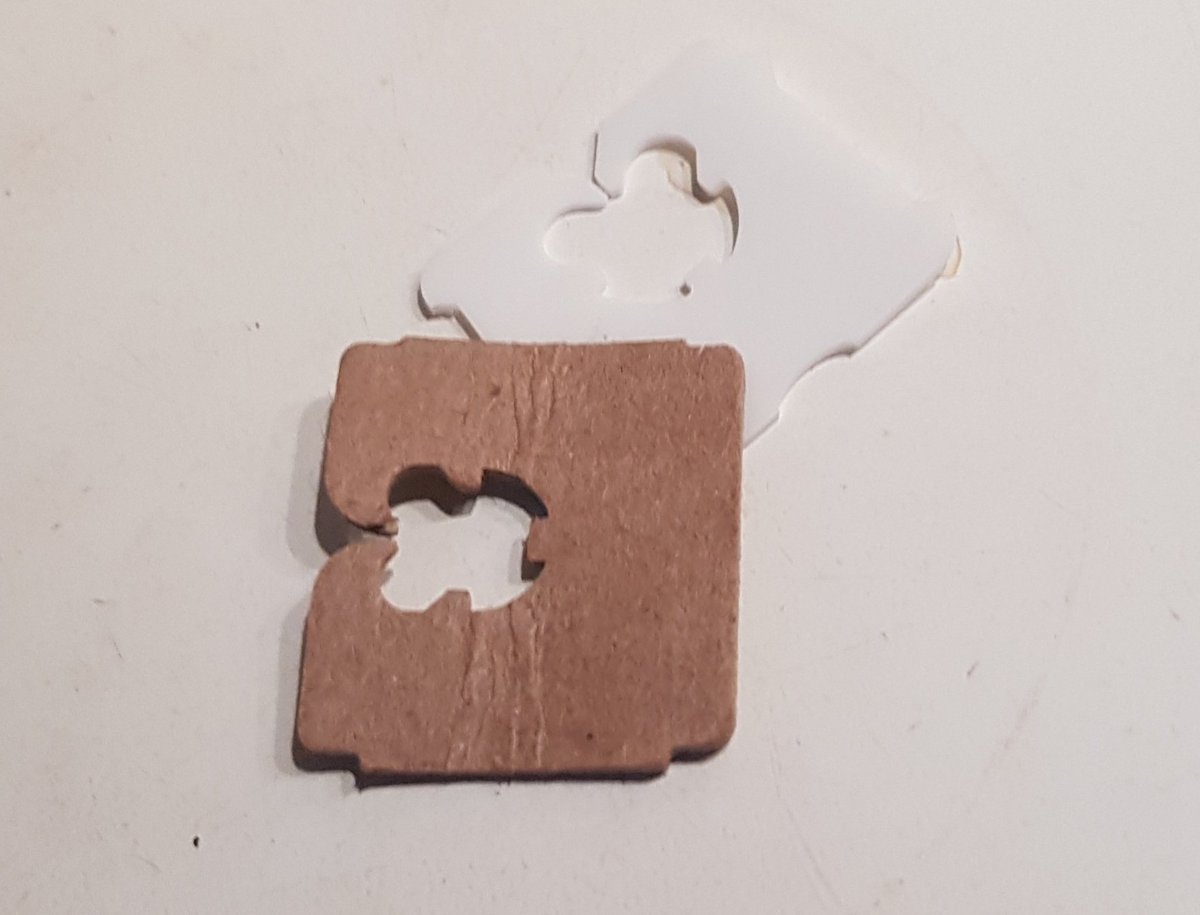 zsanderz's tweet image. Dag 2022 Hallo #2023 Eindelijk verlost van die #onetimeuse rare #plastic klemmetjes in #dagelijksbrood zakken !!! (Wat er fout was met een losse knoop zoals decennia gewoon was, heb ik nooit begrepen) #StopWaste #EndEcocide #NL2050