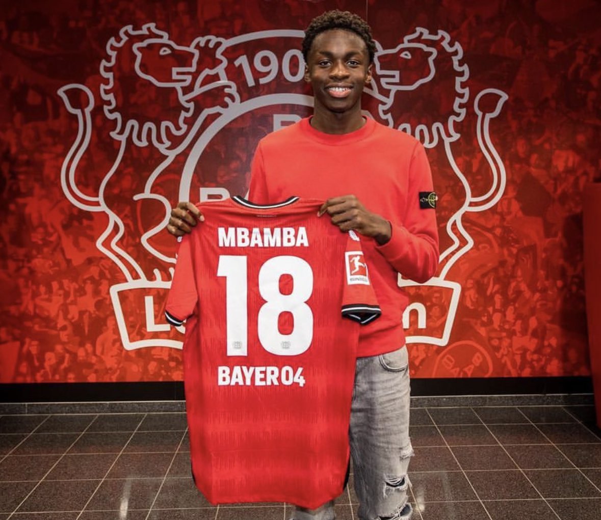 FabrizioRomano's tweet photo. Official, confirmed. Noah Mbamba now joins Bayer Leverkusen with immediate effect from Club Brugge on a contract valid until June 2028. 🔴⚫️🤝🏻 #Bayer

Huge move for top talent — deal was signed for June as free agent but now anticipated after clubs agreement. https://t.co/OMC75lHsB6