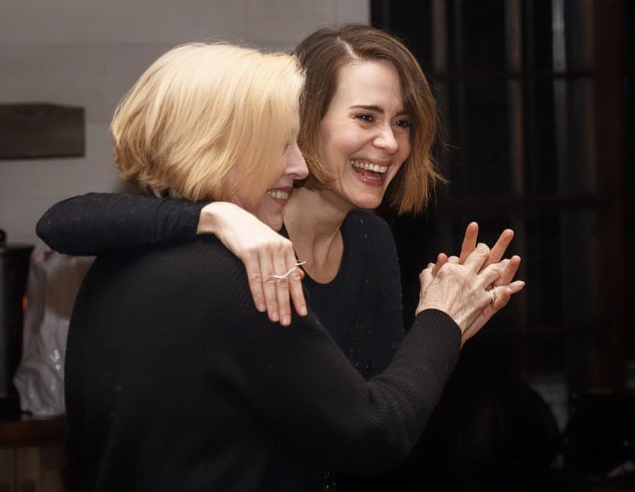 sarahpaulsbean's tweet photo. THIS IS NOW MY FAVORITE SARAH PAULSON &amp; HOLLAND TAYLOR PICTURE SHUT UP🤧 https://t.co/RESig6rdHj