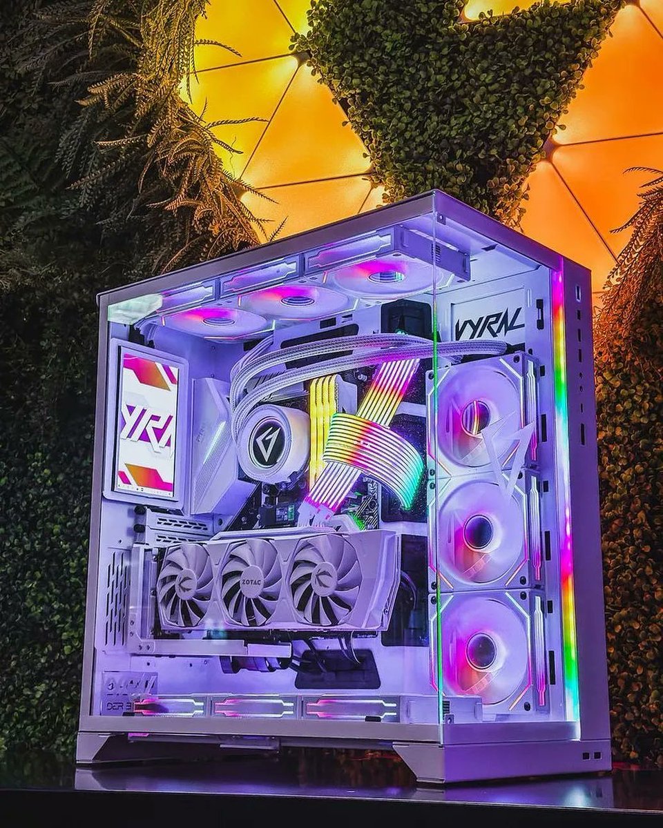 Zotac_Es's tweet image. Feliz fin de semana🤍🔥 

IG:  vyralteq 

#RTX30 #RTX3080 #PcBuild #GamingPC #PcSetup #Tech #PcHardware #PcComponents #PcGaming