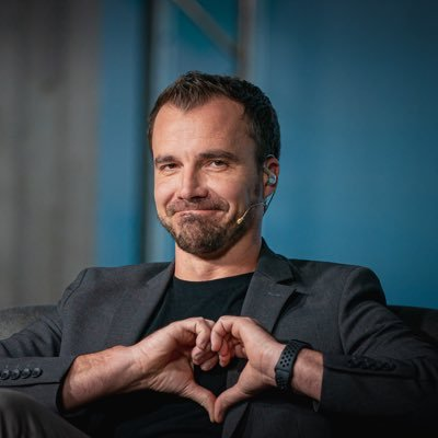 speeb's tweet photo. @DanielRensch @chesscom Am I the only one who actually likes being advertised to? # https://t.co/eNRHj5pfUF