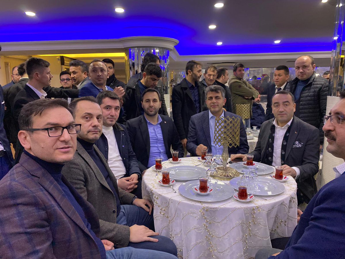 Fatihtunaa's tweet photo. Bağcılar İlçe Başkanımız Sn. Rüstem Tüysüz, Yönetim Kurulu Üyelerimiz ve Meclis Üyelerimiz ile birlikte Emine &amp; Ramazan çiftimizin düğününe katıldık.

Genç çiftimize iki cihan saadeti diliyorum... https://t.co/FYPcu0h7K0