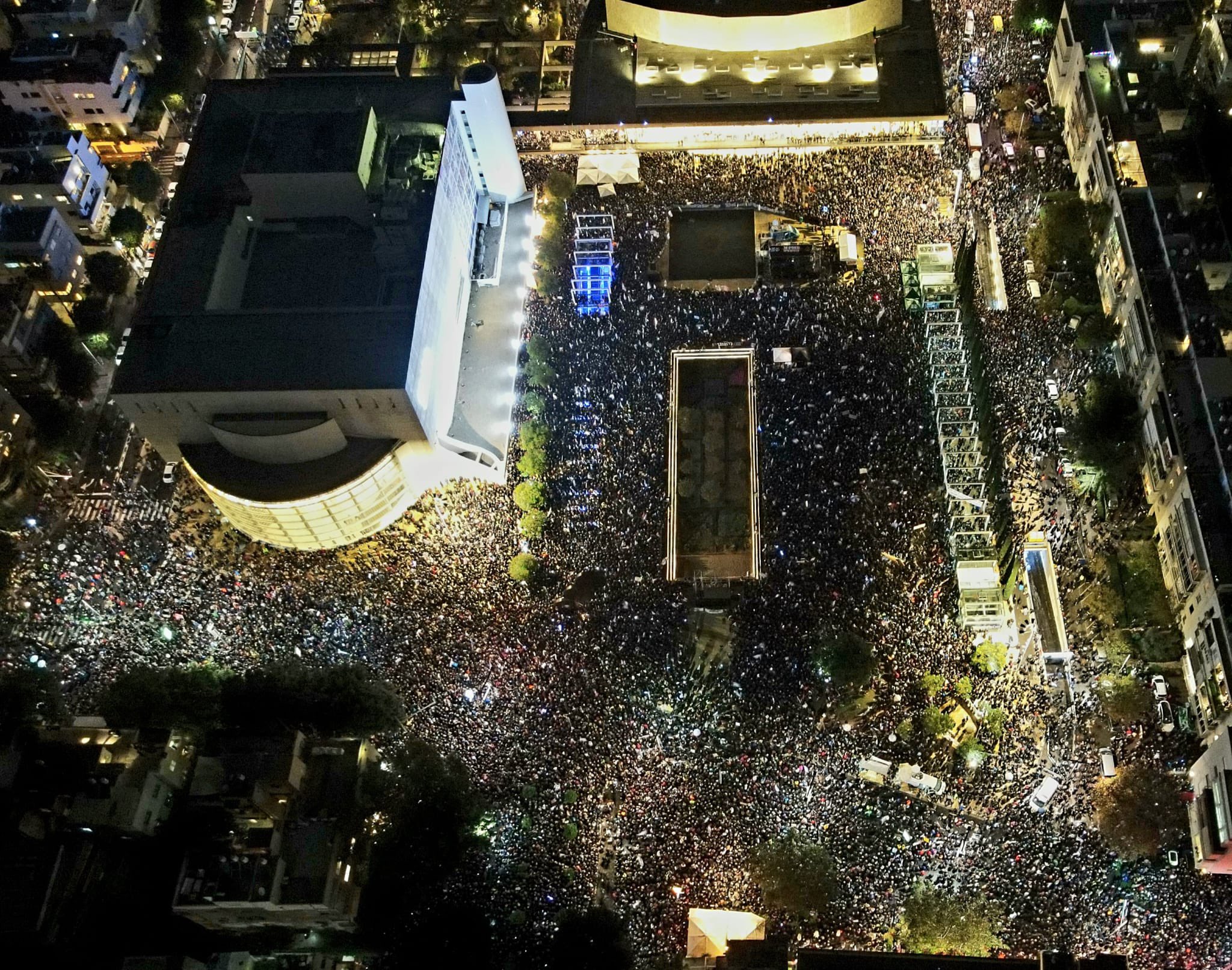Noa Landau נעה לנדאו on Twitter: "Tel Aviv protest against Netanyahu’s