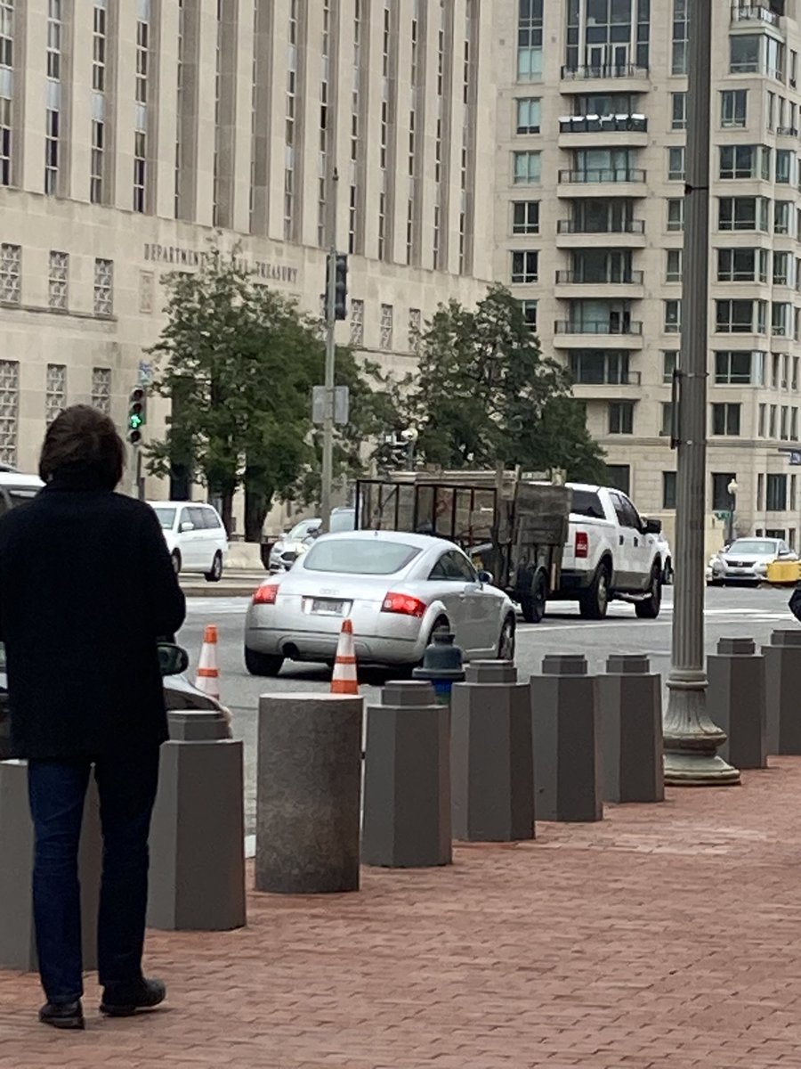 RaphaelOrlove tweet media