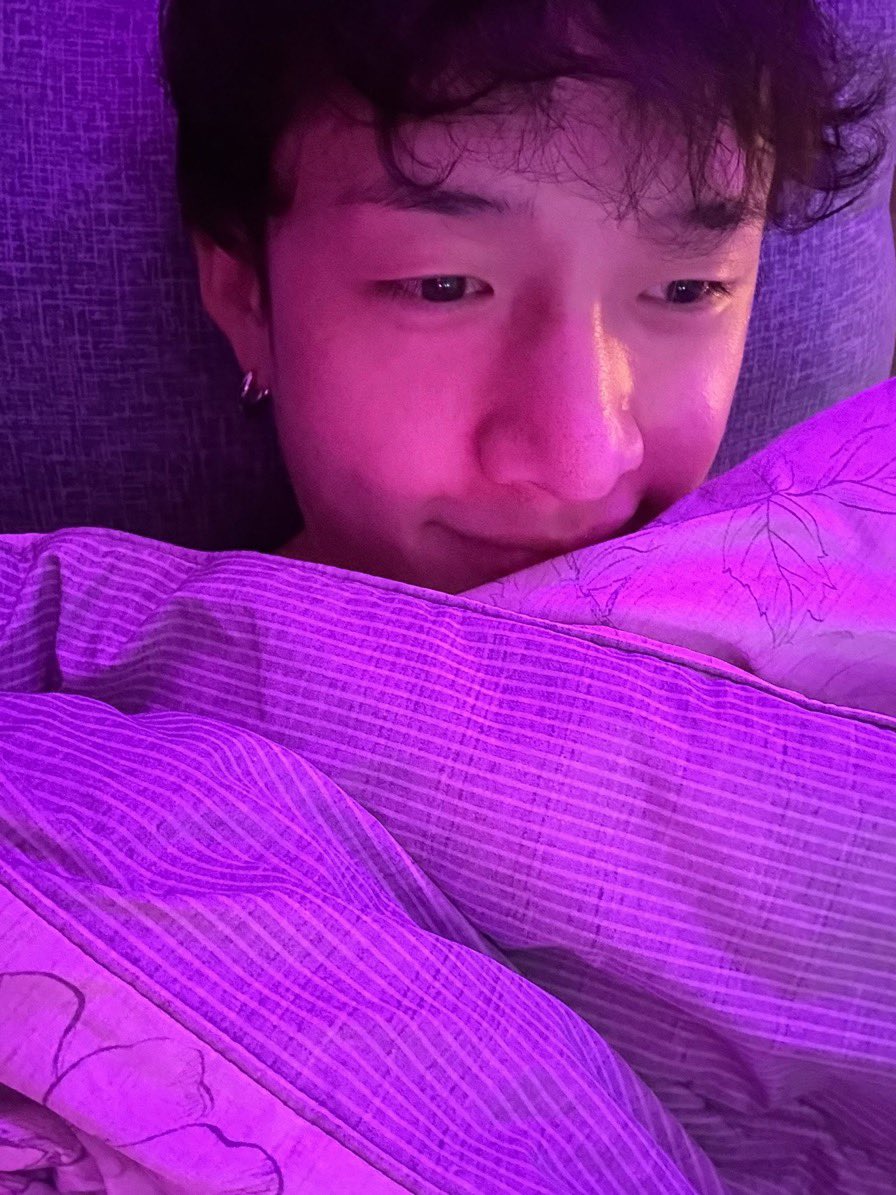 7Chrisbangchan's tweet photo. Kurban olduğum şu suratı yoğura yoğura sevmeme izin ver .Filmi bilmem ama yanında olsam şu sıfatı saatlerce sıkılmadan izlerim şapşal çocuğum😃😍#ChansMovingCastle #bangchan https://t.co/6jGMjIRgTs
