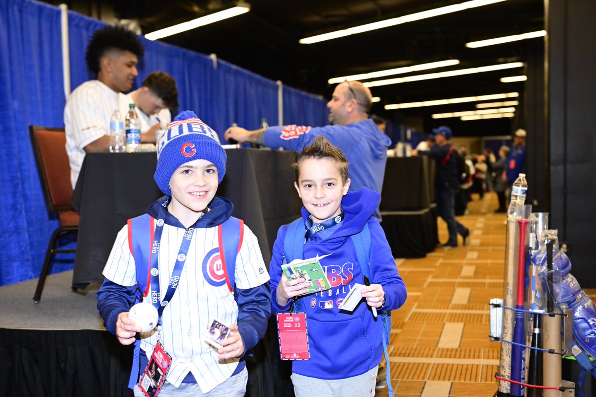 Cubs's tweet photo. All smiles on #CubsCon Day 2! https://t.co/q91llSUy8T