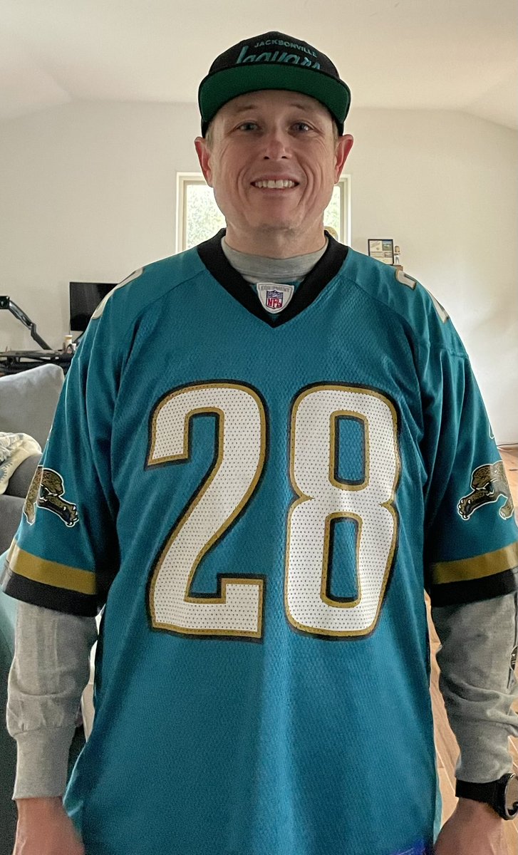 adampace99's tweet photo. Another must win for the @Jaguars, another day for me to sport my teal! #DUUUVAL  #DTWD #FredTaylor https://t.co/YkWrKKTqRc