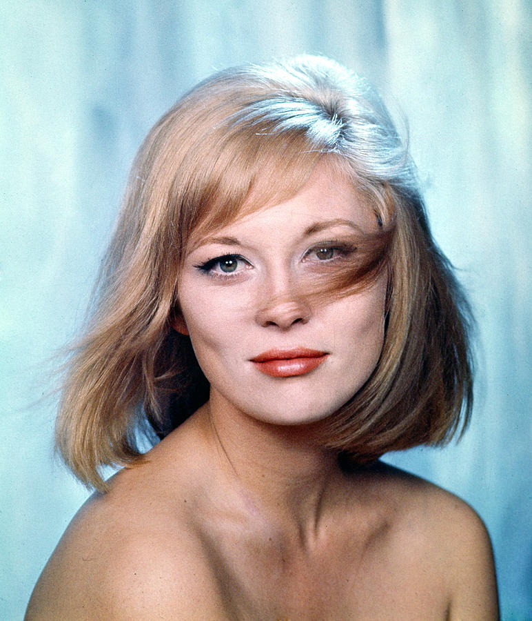  January 14, 1941. Happy 82nd Birthday to Faye Dunaway. 
