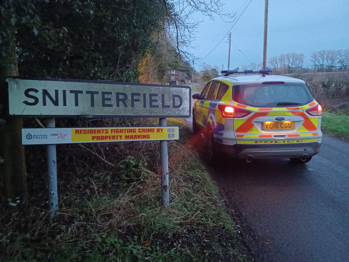 WellesbournCops's tweet photo. Patrols this evening around the #Snitterfield area following a recent increase in vehicle related crime in the village.

For advice on how to protect your vehicle and it's contents, visit our website at https://t.co/EjbPzf76d7 

^6337 https://t.co/pd6FBWw6wv