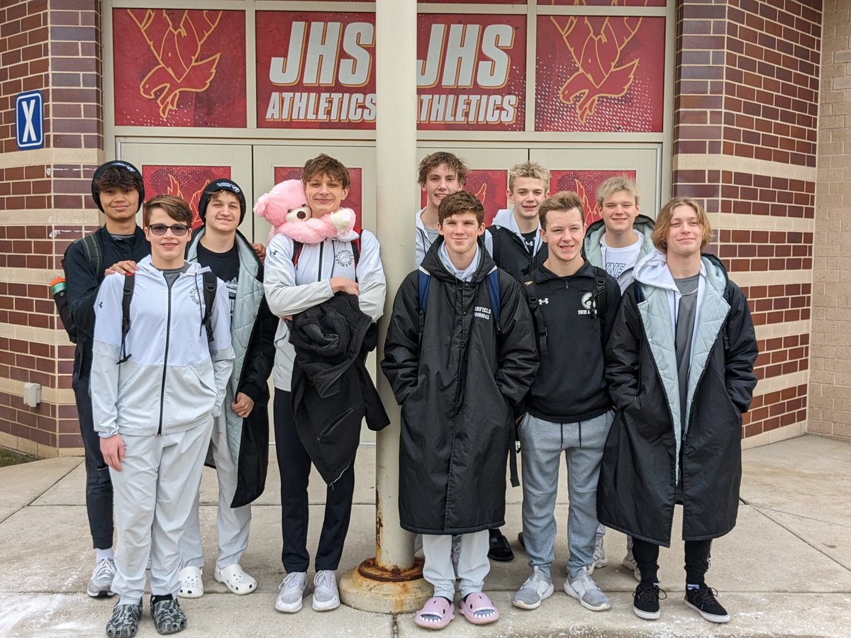 mahlbergscience's tweet photo. These swimmers from the Plainfield Thundercats took 4th out of 14 teams at the J-Hawk Invite in Rockford today. South was represented by swimmer Noah Mahlberg (proud momma here). https://t.co/apFwRiYhOh