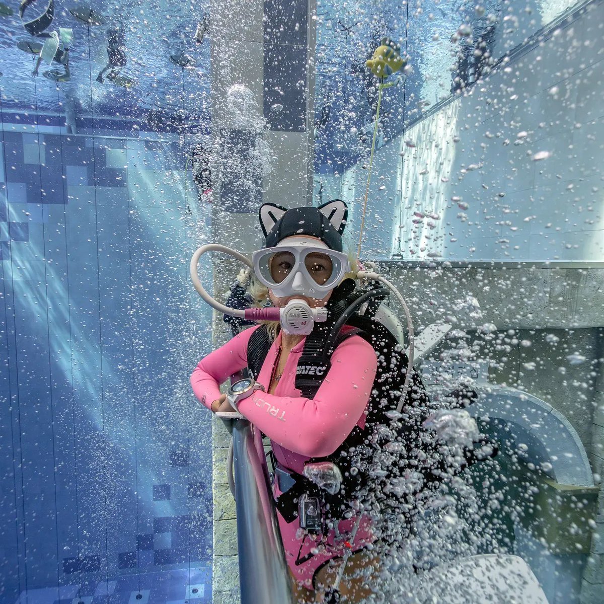 scubadivingyard's tweet photo. Awesome in pink 🔥🔥🔥🔥
#underwater #underwaterphotography #scuba #divinglife #scubagirl #trudive #gulldiving #bubble #freediver #swimwear #deepstation https://t.co/aHWv5COs7w