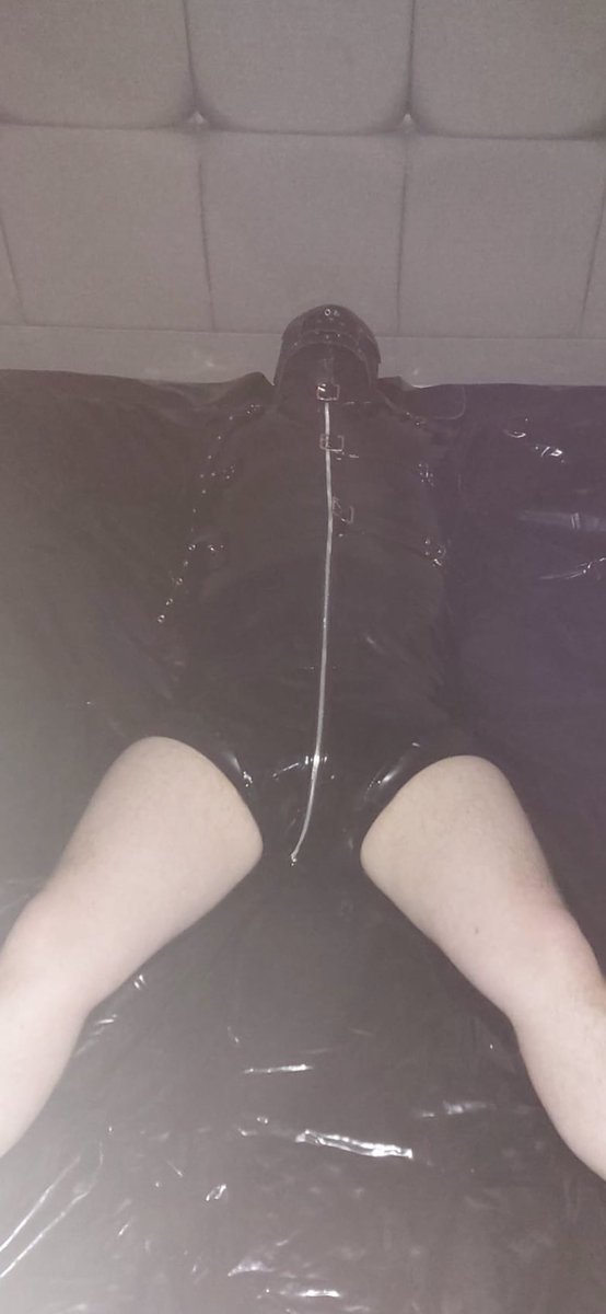 secret_slave's tweet photo. #nappyslave #diaperhumiliation #diaperslave #rubberpants https://t.co/iGz0hMdbSz