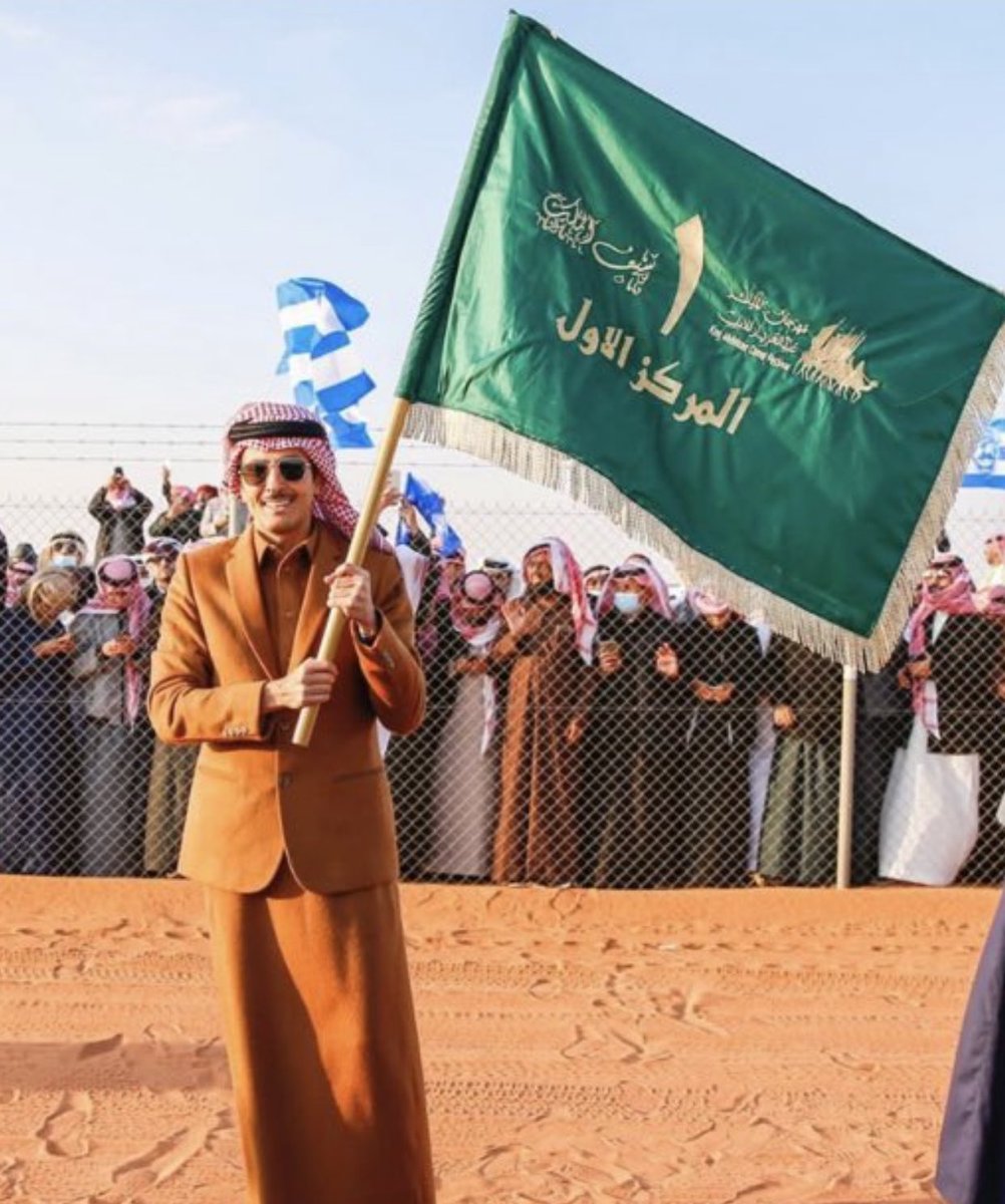 502_drrrb_'s tweet photo. @CamelClub مايطمع في شوطنا غير البجيح
ولا غشيم لالقى الضلع صدمه😎

#المحيط_الهادي حالف مايطلع من الصياهد الا بناموس https://t.co/1M91olPZ8L