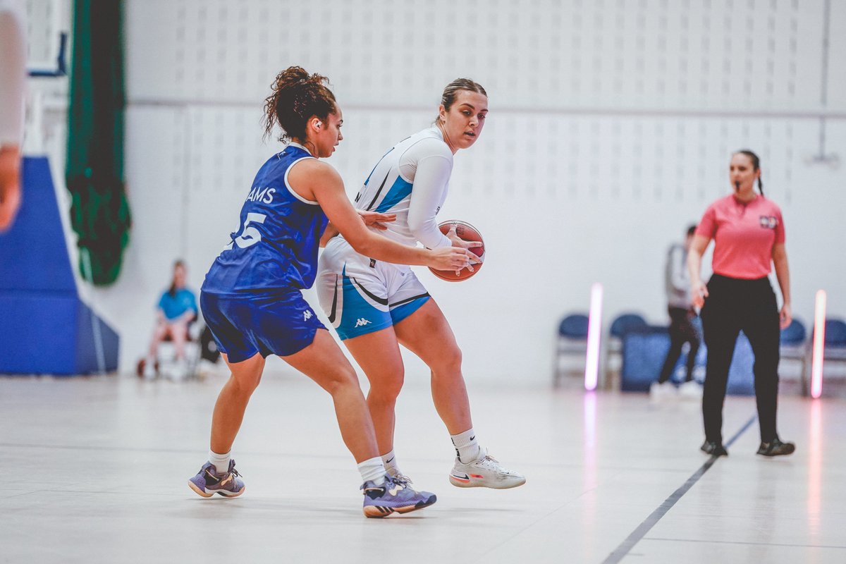 📷 <a href="/Cal_Gladiators/">Caledonia Gladiators</a> and <a href="/Oaklandsball/">Oaklands Wolves Basketball</a> battle in @wbblofficial showdown ⤵️⤵️

instagram.com/p/CnaDxbqrWLH/ <a href="/batmansbestpal/">Robyn Lewis</a> <a href="/jorj_smith/">Jorjah Smith</a> #BritishBasketball