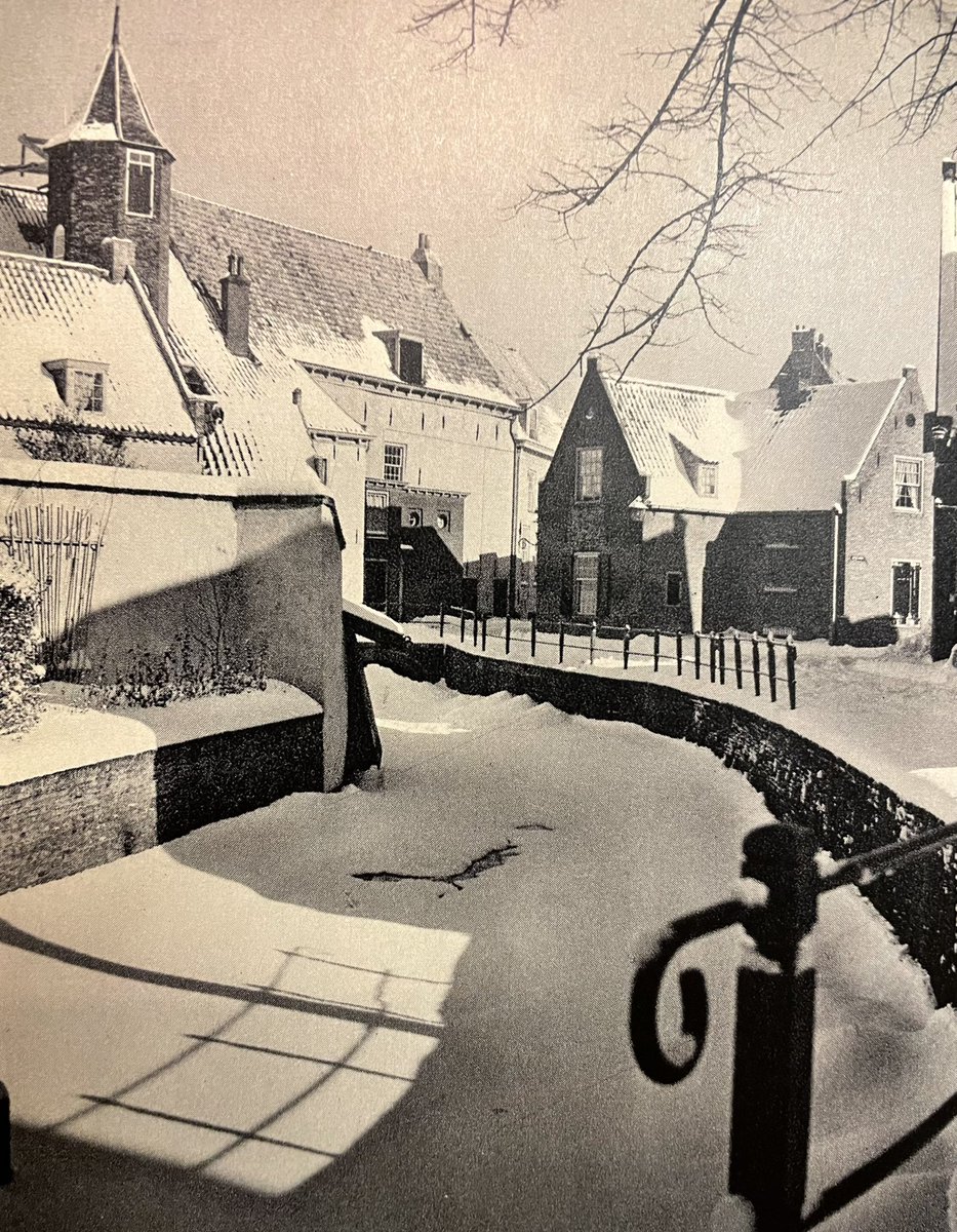 voshans's tweet photo. #WinterWonderland in #Amersfoort - dat was eens…
#Muurhuizen #HetSluisje #sneeuw https://t.co/s9n8yDQnQc