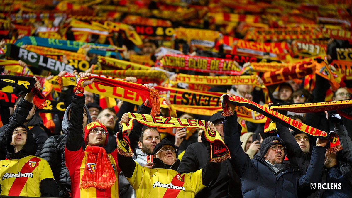 RCLens's tweet photo. 3⃣8⃣2⃣0⃣8⃣ cœurs qui battent... un nouveau record 🏟️

#AffluenceRecord #FierDEtreLensois #RCLAJA https://t.co/xZfSg5uely