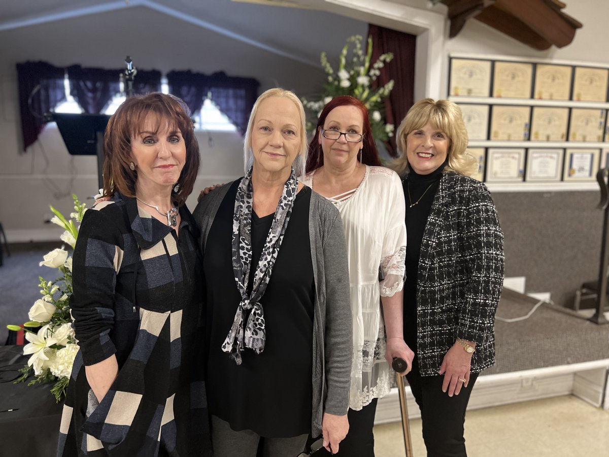 tcpasquini's tweet image. facebook.com/teresa.pasquin… 
#ripmark #onthemarch
It was a privilege to join Mark's family, the curbside caregivers, &amp;amp; Senator Susan Eggman at the memorial. It was an honor to be asked to speak along with Linda Rippee, Catherine J Rippee-Hanson, the Senator,&amp;amp; others. @noonecaresfilm