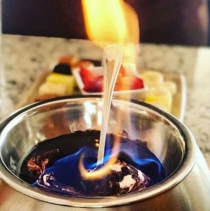 TheMeltingPotMA's tweet photo. Come in from the cold....we're warming up dinner for ya! 

#fondue #flambee https://t.co/A33mU6Xr26